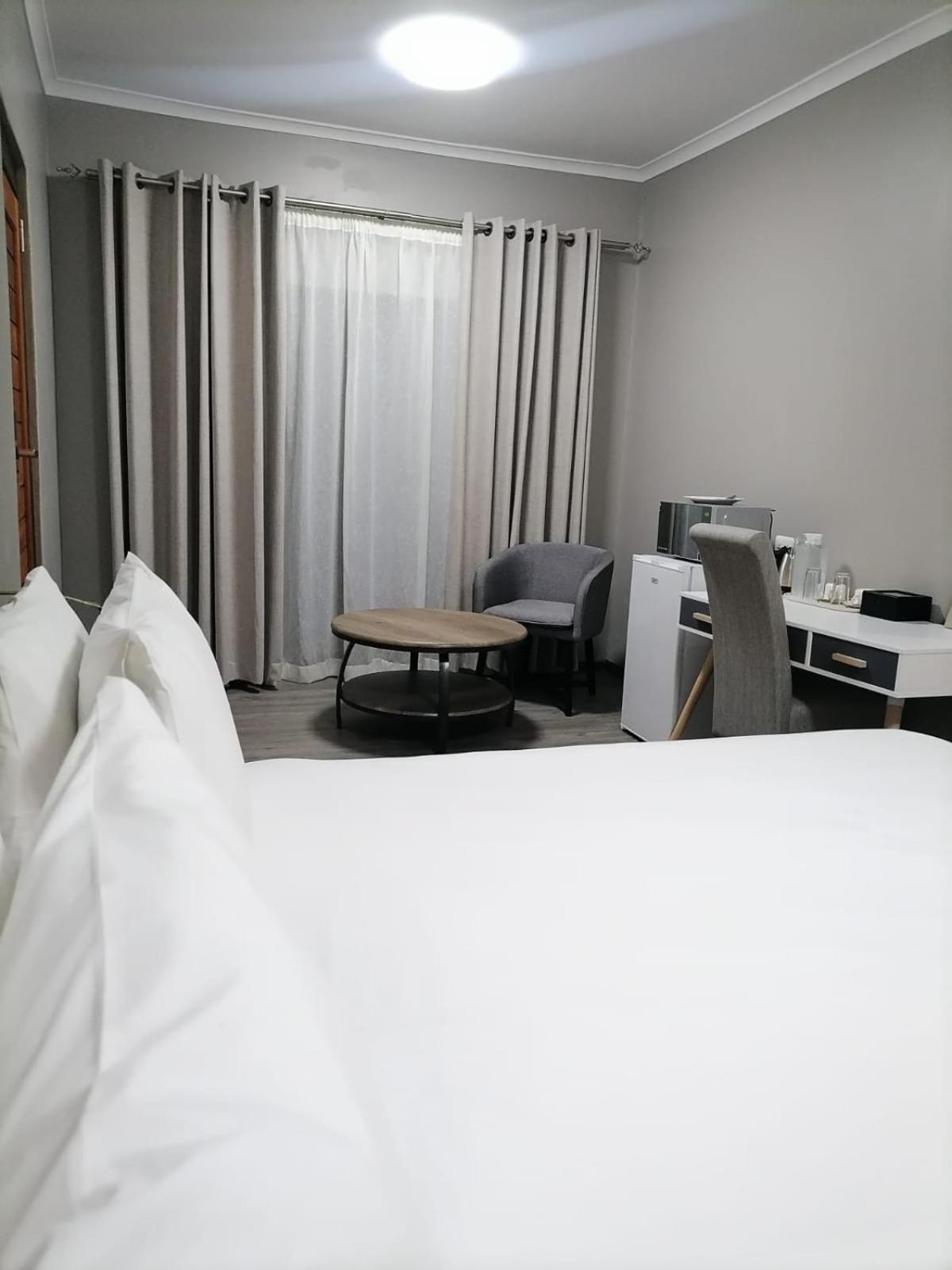 Hwh Guesthouse Middelburg Мидделбург Экстерьер фото